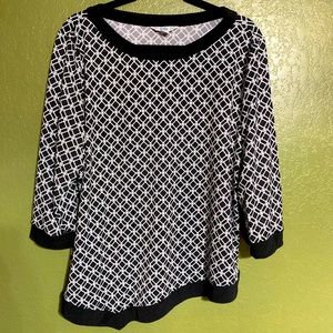 Croft and Barrow Black and White Top